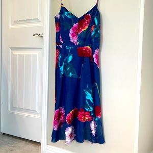 Pretty sundress, from Banana Republic. Size 2. MIDI length. Blue floral